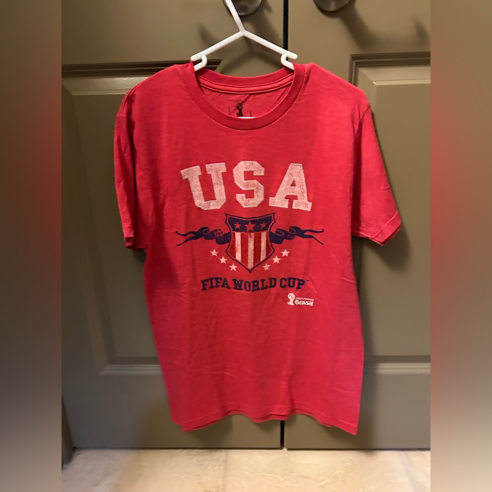 US National Soccer Team Shirt Men Small Red USA World Cup 2014 FIFA USMNT Brazil